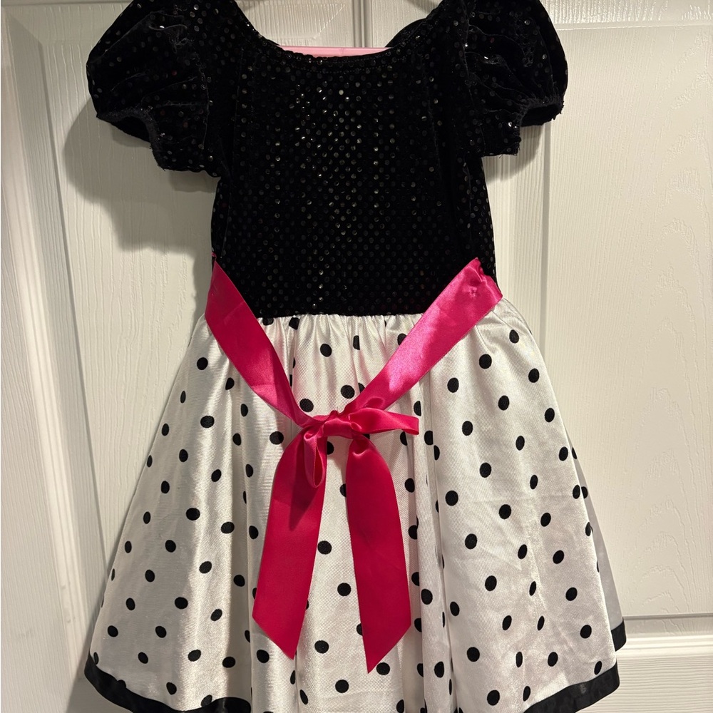 Black and White Polka Dot Halloween Costume with Retro Flair